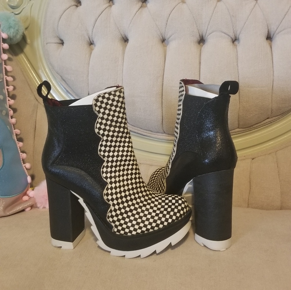 Under Pressure checkered boots EU 38